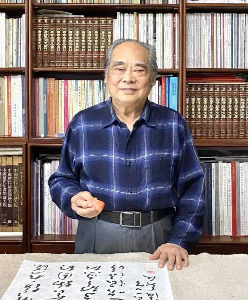 朱寿友老师的照片，单击鼠标查看大图！